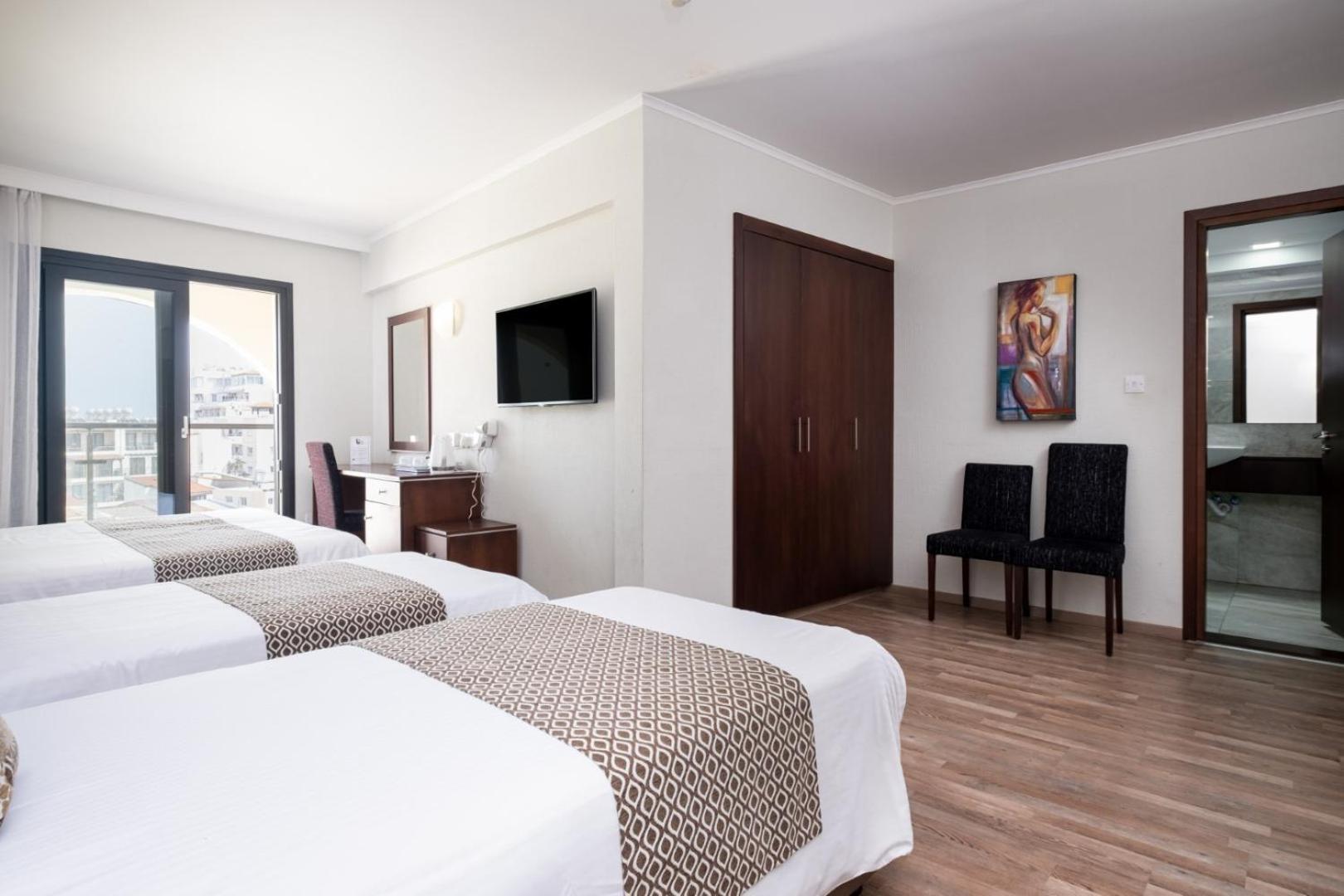 Livadhiotis City Hotel Larnaca Exteriér fotografie